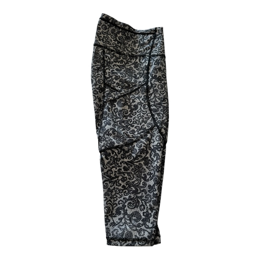 Lululemon Outrun 17" Crop Mini Cinder Lace pattern - Picture 12 of 16